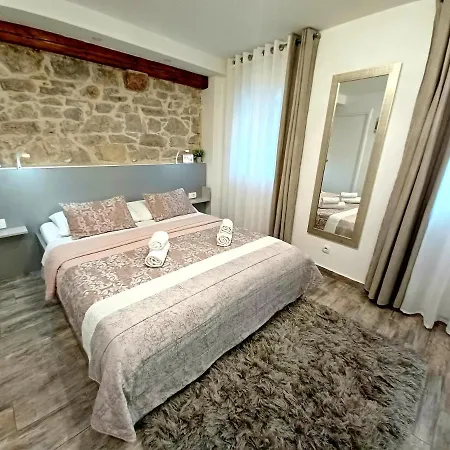 Studio Pomalo/ Take It Easy 스플리트